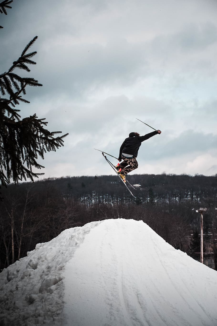 Person Snowboarding on Mountain, adventure, cold, daylight, downhill HD wallpaper