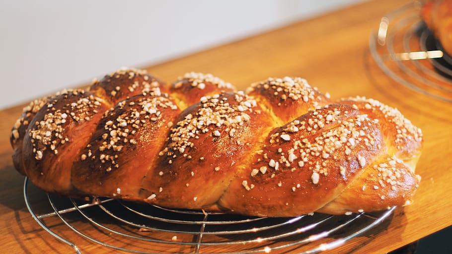 Close-Up Photography of Bread, baked, blur, crust, delicious HD wallpaper