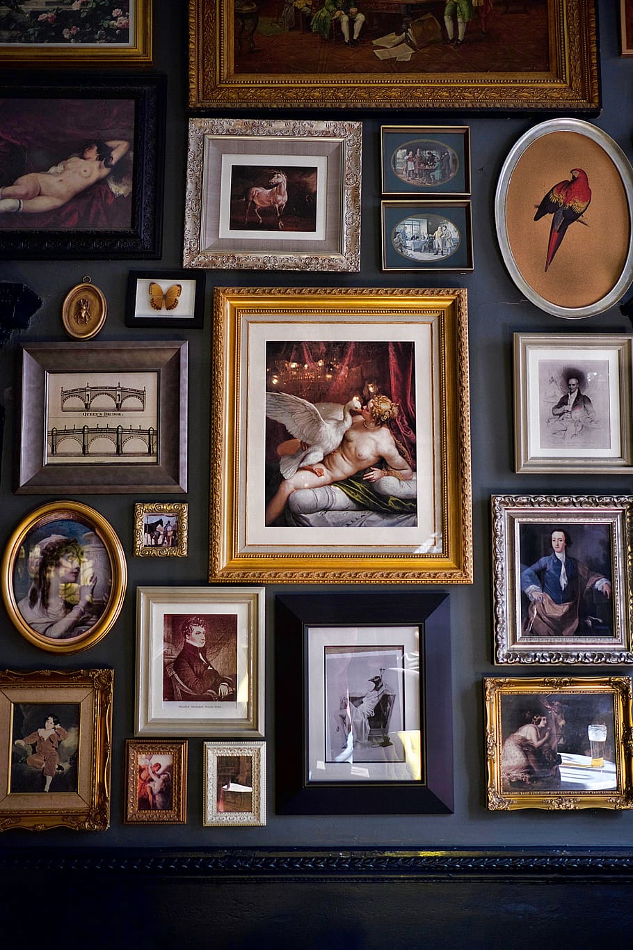Framed Photo Lot, art, decorations, design, displays, images HD wallpaper