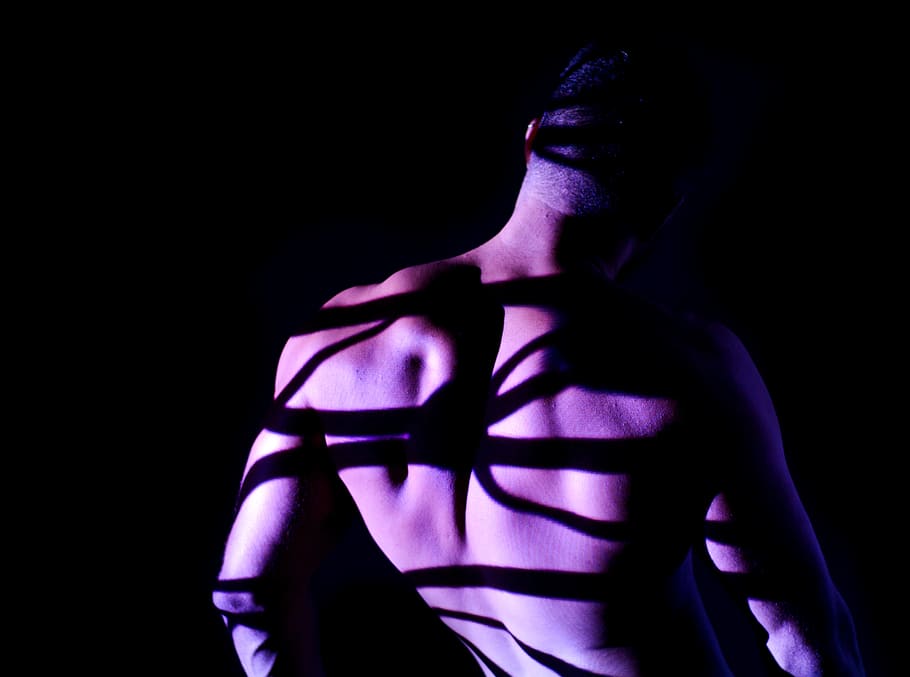 person's back with shadows, man, light, purple, glow, silhouette HD wallpaper