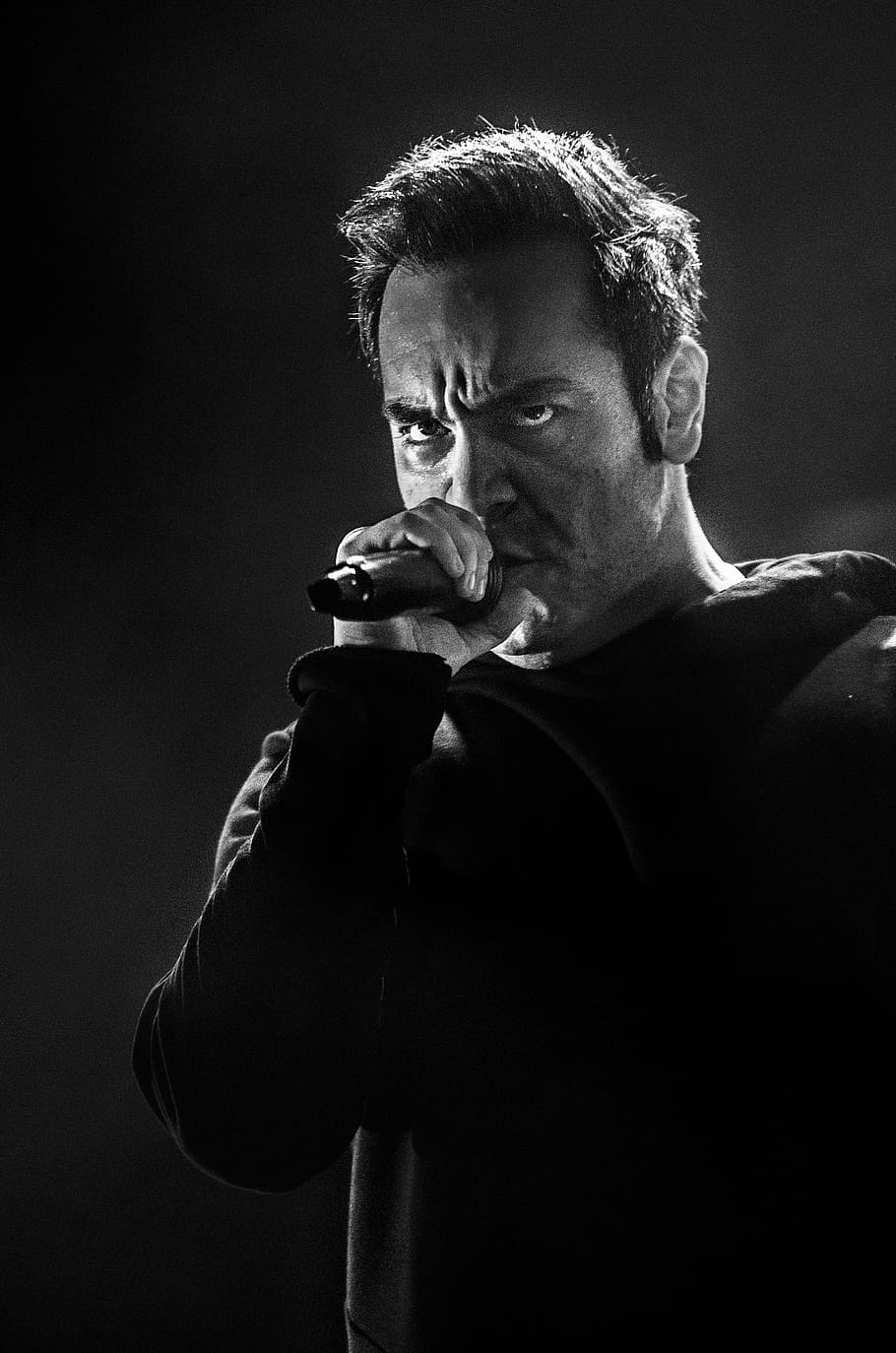 man singing while holding microphone, one person, lifestyles HD wallpaper