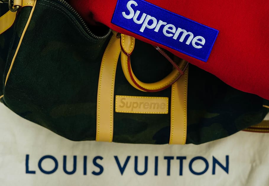 black Supreme handbag, text, communication, western script, sign HD wallpaper