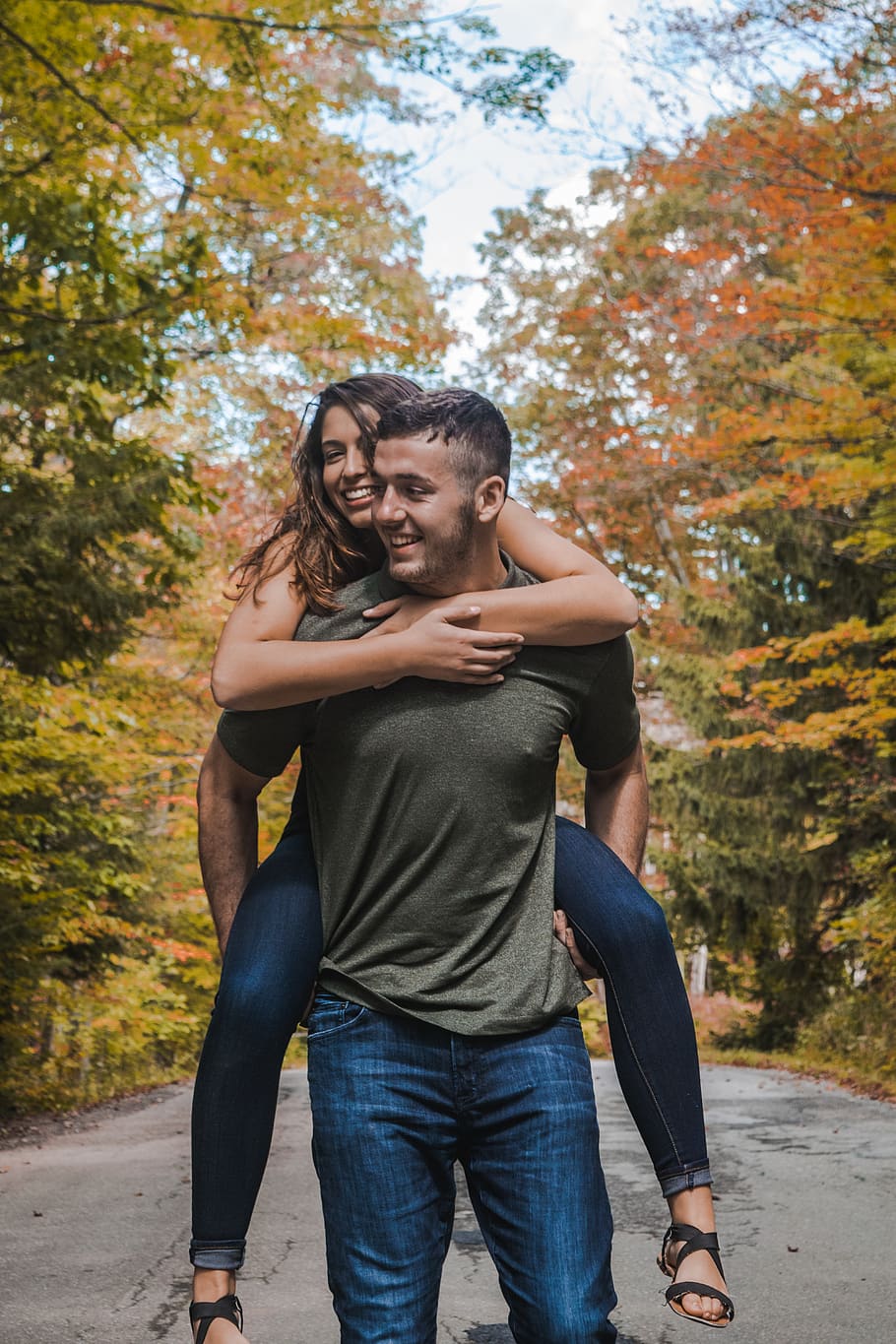 two people, togetherness, tree, casual clothing, young adult HD wallpaper