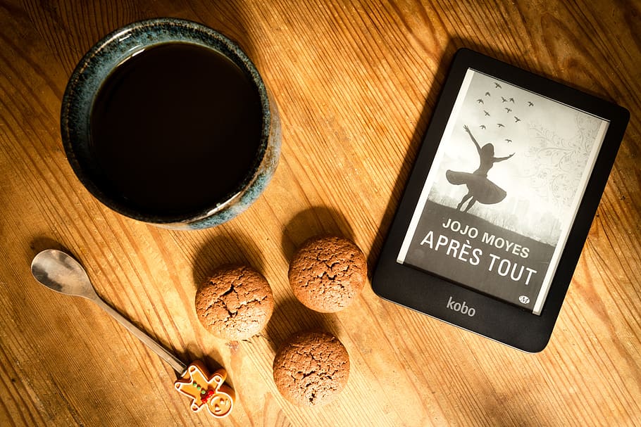winter, fall, table, wood, book, read, coffee, mug, muffin HD wallpaper