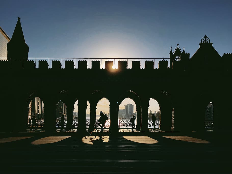 germany, berlin, oberbaum bridge, cyclist, walk, ride, kreuzberg HD wallpaper