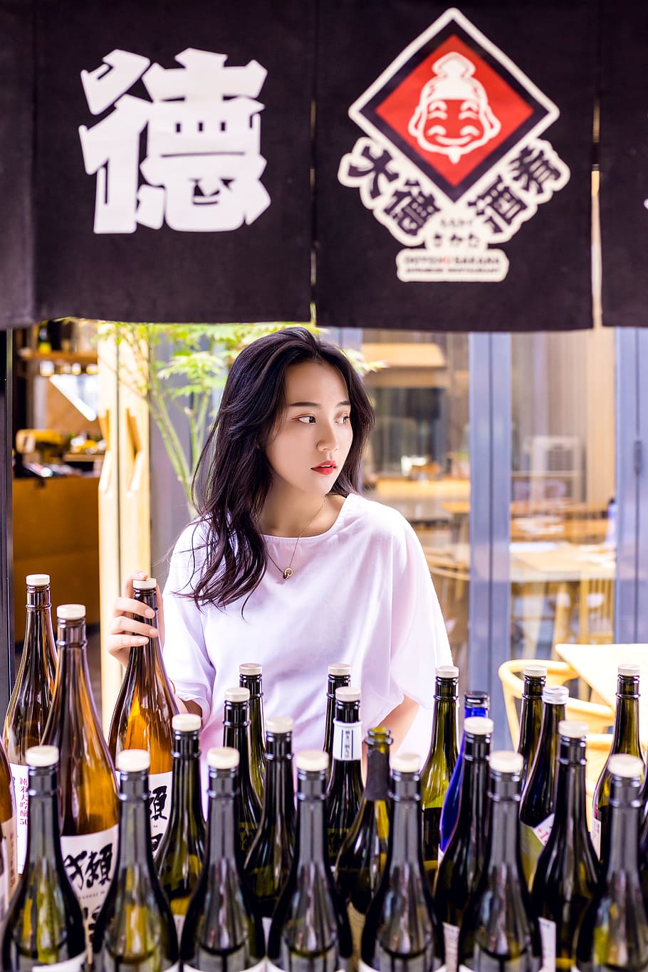 woman, female, portrait, bottle, wine, asian, bokeh, blur, 成都, HD wallpaper