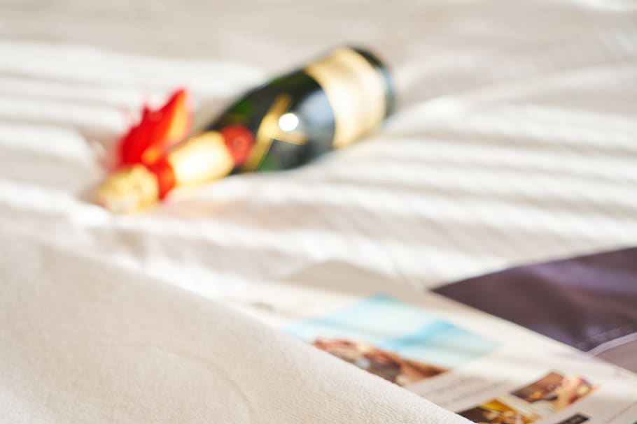 wine, bed, hotel, holiday, catering, gift, special, happiness HD wallpaper