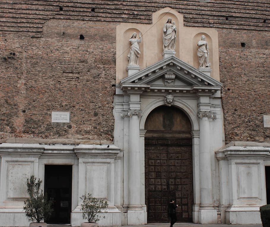 architecture, building, human, person, italy, door, ferrara HD wallpaper
