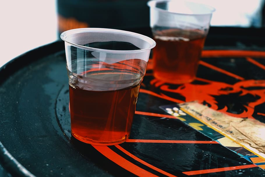 Two Clear Plastic Cups, bar, drinks, liquid, liquor, table, glass HD wallpaper