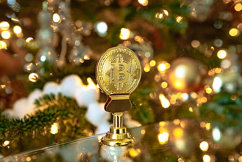 bitcoin, ethereum, crypto, cryptocurrency, christmas, lights HD wallpaper