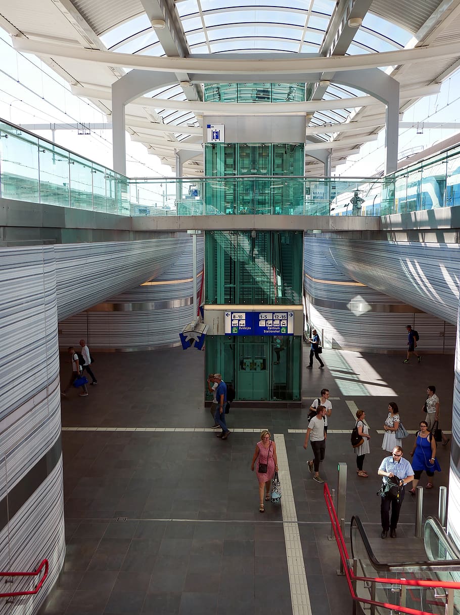 station, trainstation, platform, underground, split-level, travelers commuters HD wallpaper