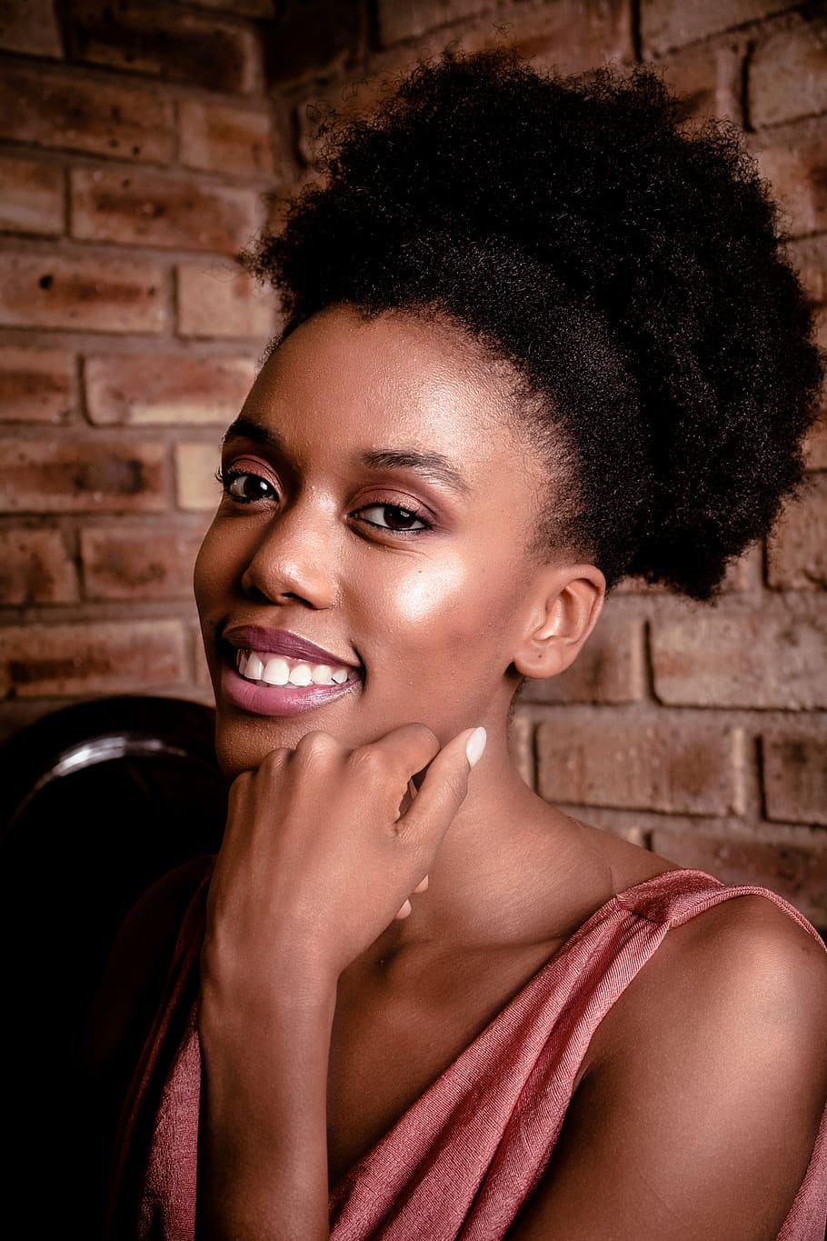 Smiling Woman Wearing Pink Tank Top , afro, beautiful, beauty HD wallpaper