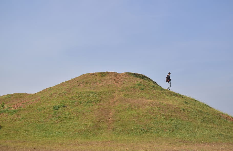 hill, escape, man, young, alone, lonely, loneliness, sky, nature HD wallpaper
