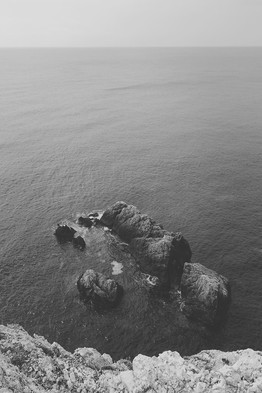 greece, lefkada, rocks, see, ocean, water, sky, bw, black and white HD wallpaper