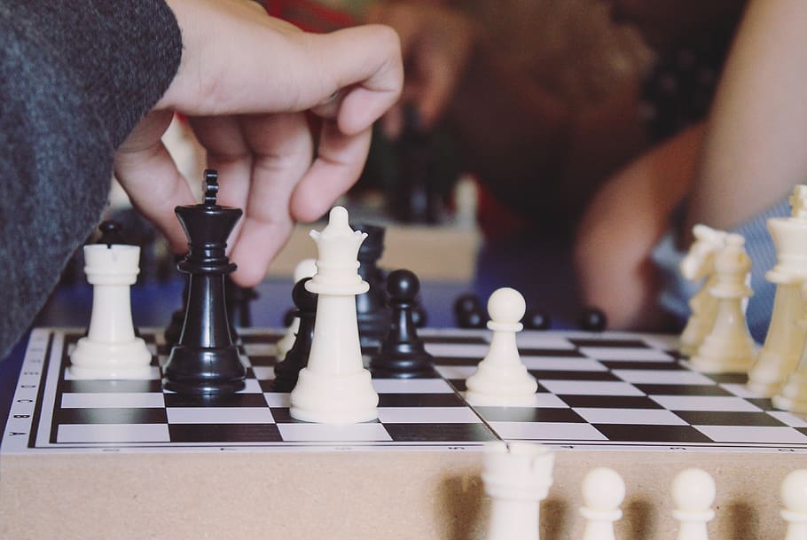 game, chess, competition, move, play, king, board, black, white HD wallpaper