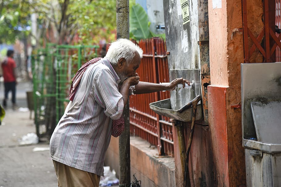 Man Drinking Water from Drinking Fountain, old man, quench, rehydration HD wallpaper