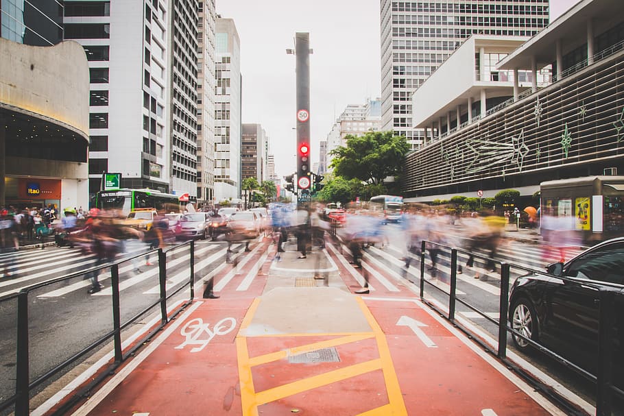 Road With Crowd, architecture, avenida paulista, blur, buildings, HD wallpaper