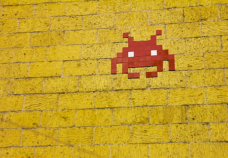 Mosaic Alien on Wall, arcade, background, brick, brick wall, design HD wallpaper