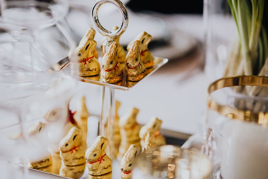 Golden Bunnies on the Tray, table, holidays, table set, chocolate HD wallpaper