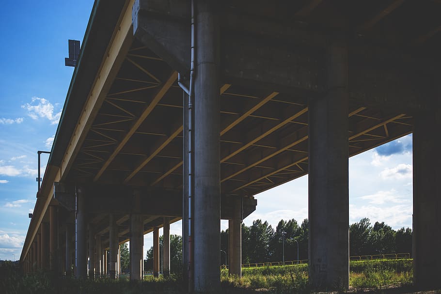 poland, gdynia, column, columns, construction, grass, overpass HD wallpaper