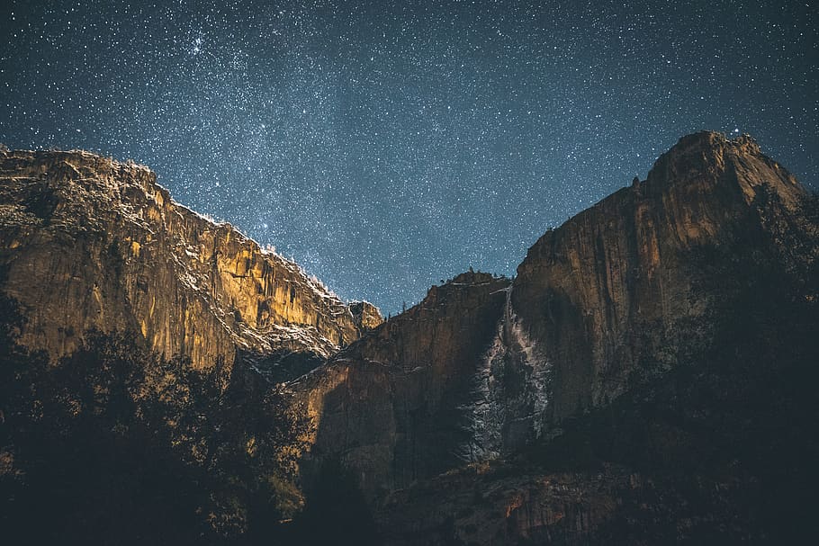 rock formation during nighttime, astronomy, star - space, scenics - nature HD wallpaper