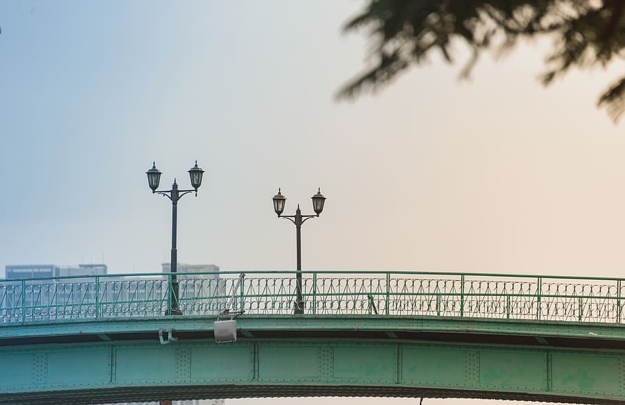 Two Road Lights on Bridge, architecture, bright, buildings, daylight HD wallpaper