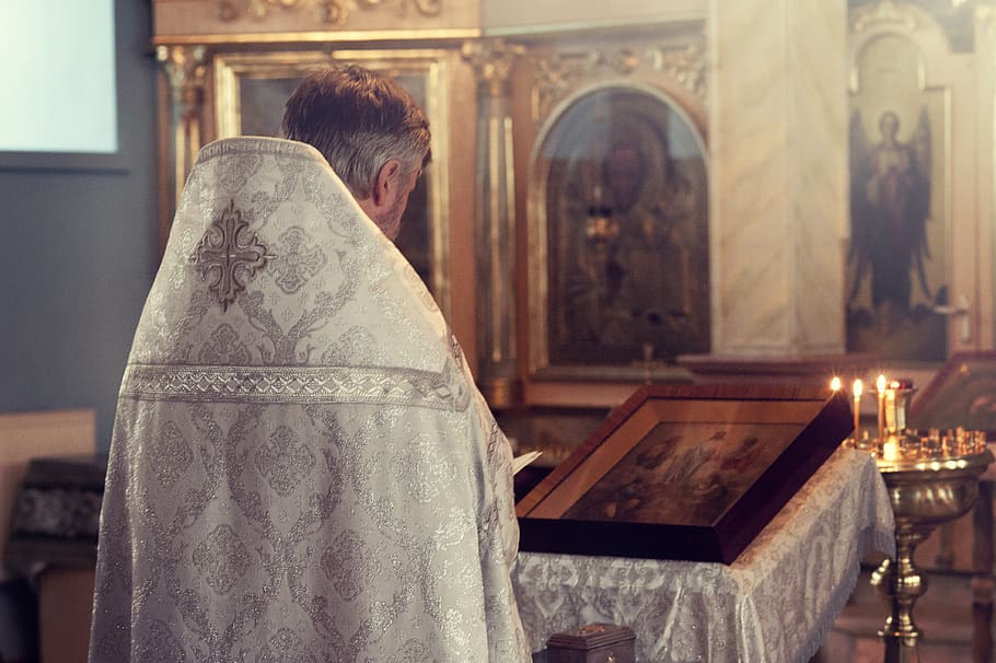 Father Standing in Front of Alter, altar, architecture, art, candlesticks HD wallpaper