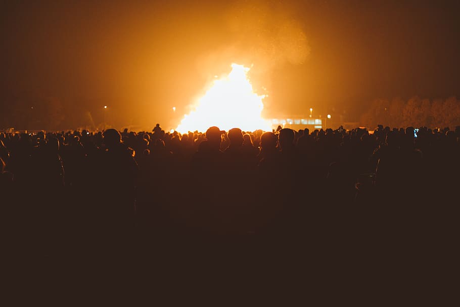 people standing, fire, bonfire, flare, light, flame, crowd, human HD wallpaper