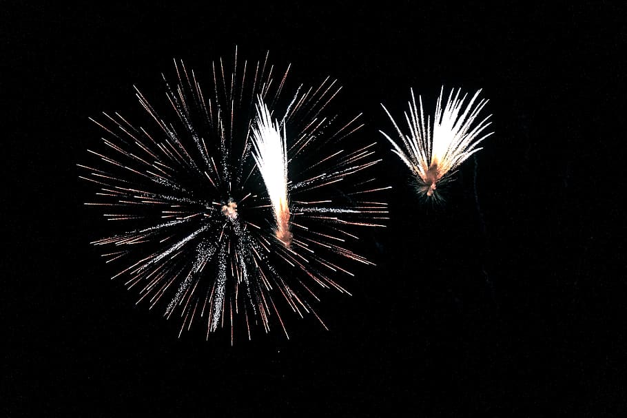 fireworks, sparks, party, light, celebration, night, black HD wallpaper
