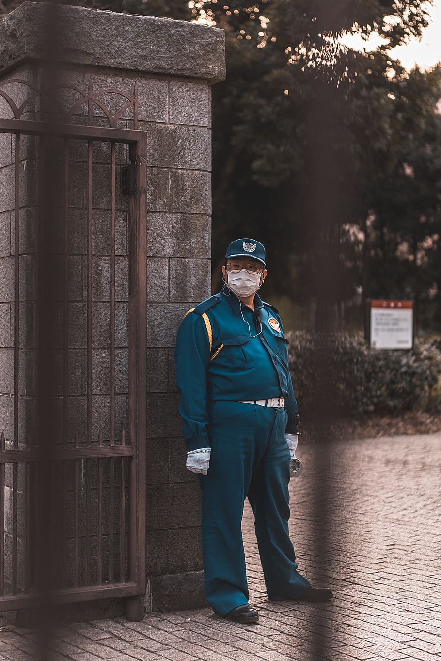 man standing concrete gate, person, military, military uniform HD wallpaper