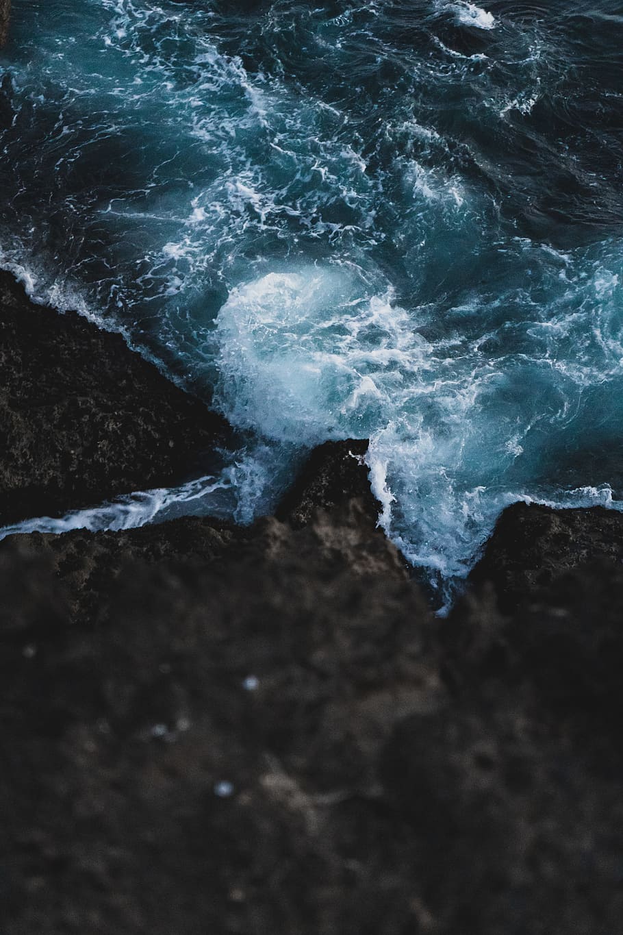 raging body of water, rock, sea, ocean, wave, tide, cliff, coast HD wallpaper