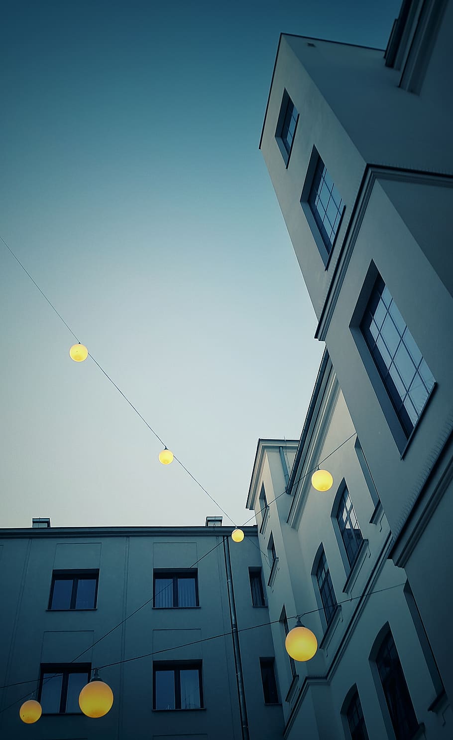 evening, city, sky, building, lamps, architecture, building exterior HD wallpaper