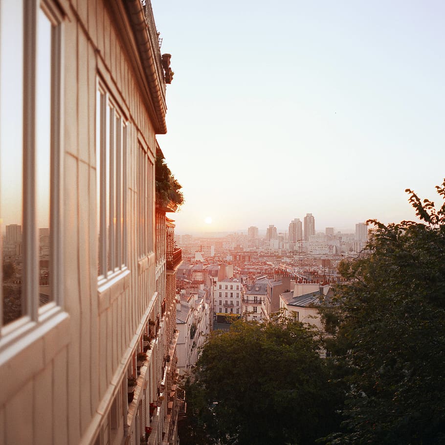 white painted building, building exterior, architecture, city HD wallpaper