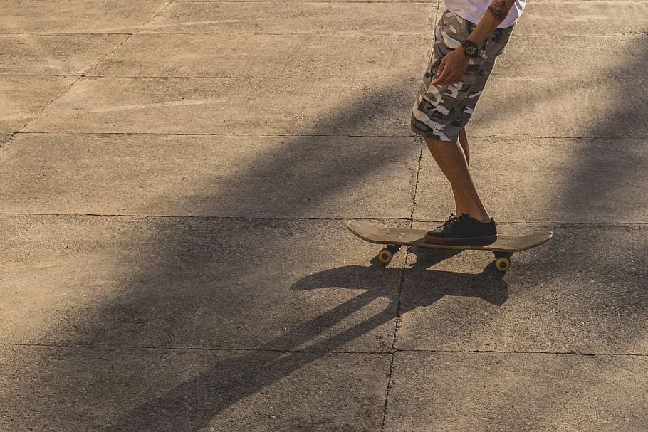 person using skateboard, sport, sports, brasília, brazil, skateboarding HD wallpaper