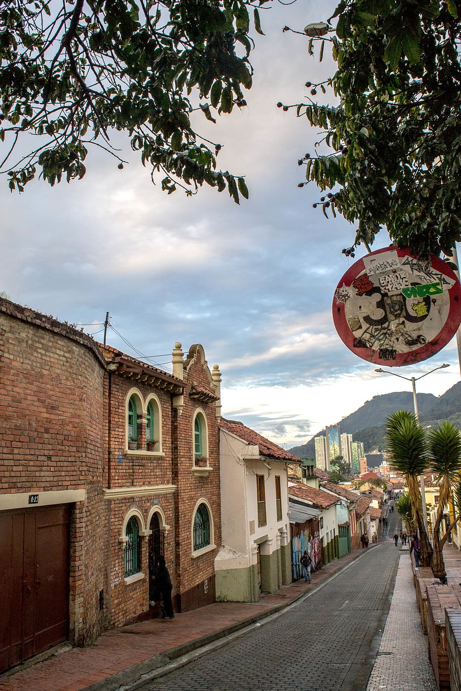 path, walkway, bogota, brick, human, person, sidewalk, pavement HD wallpaper