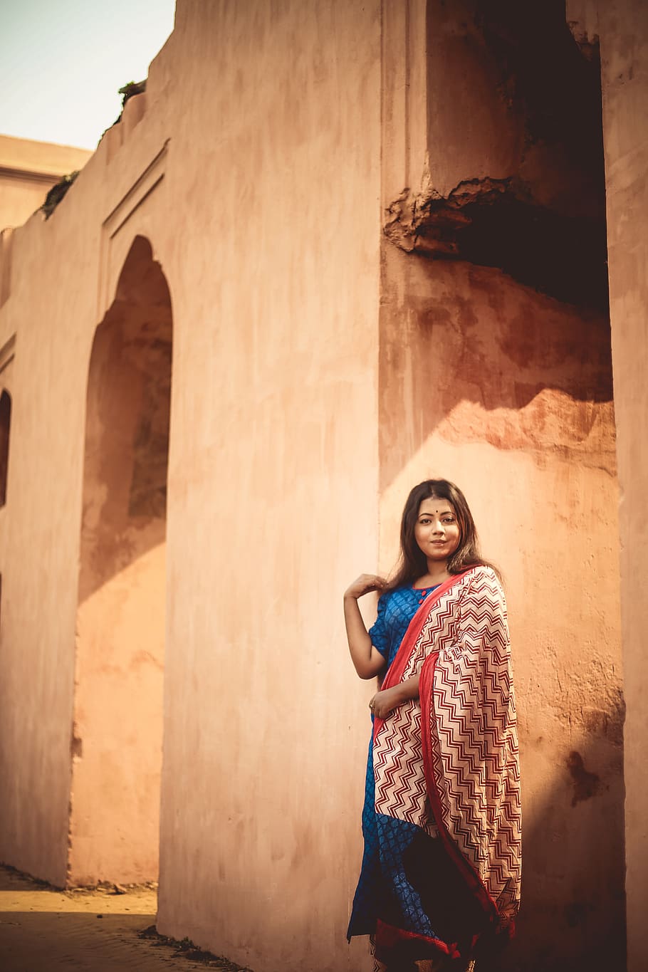 Woman in Blue and Red Dress Standing Beside Building, architecture HD wallpaper