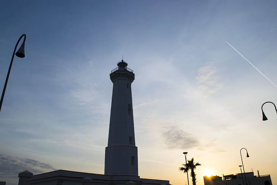 lighthouse, old, apulia, italy, sky, clouds, sun, wallpaper HD wallpaper