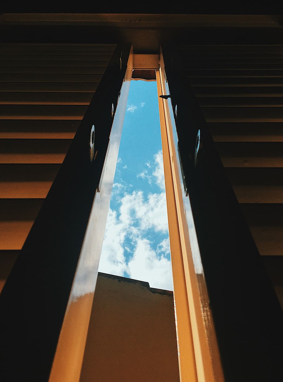 Brown Wooden Door, architecture, clouds, daylight, indoors, low angle shot HD wallpaper