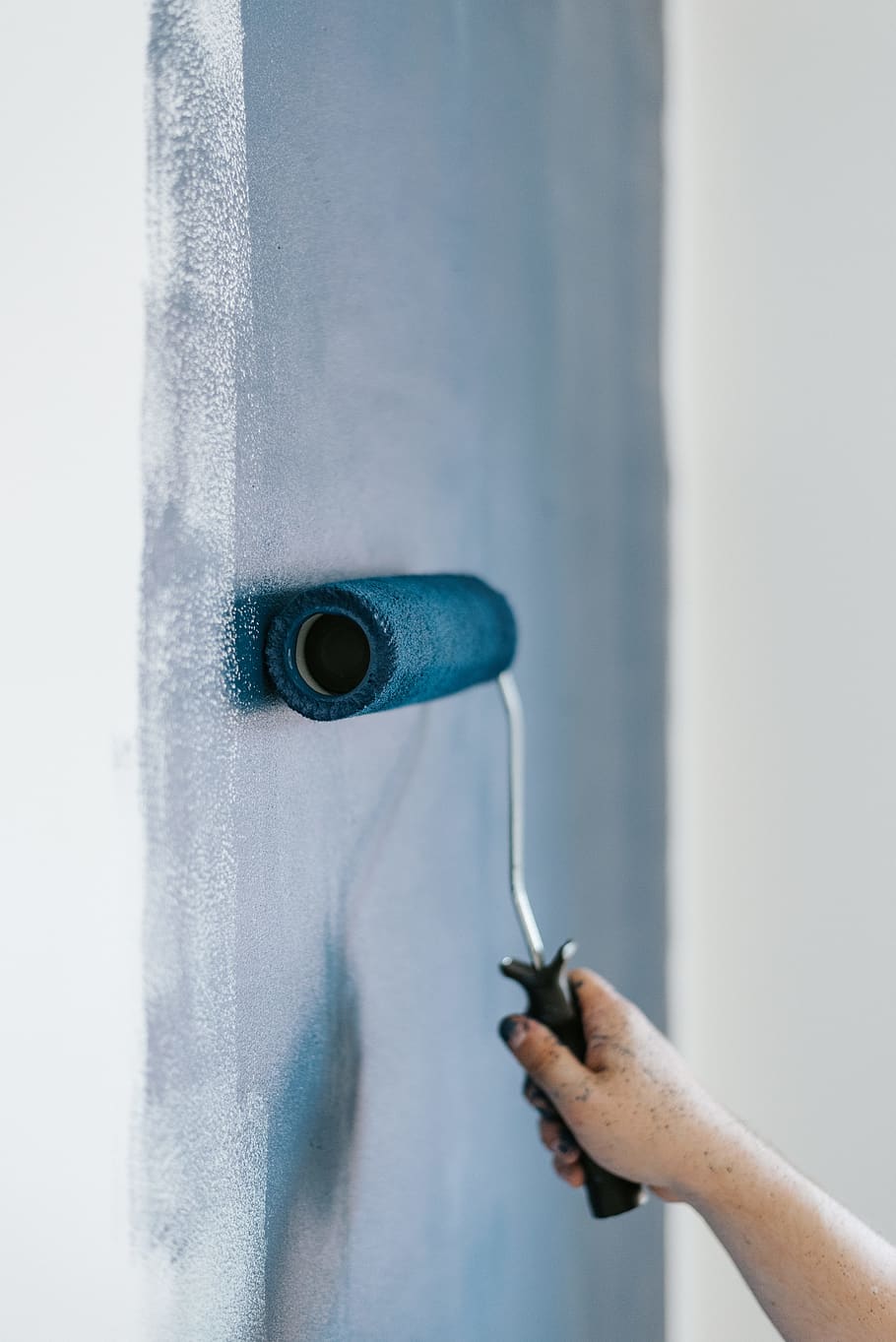 Blue Paint Roller, decorate, decorating, diy, equipment, hand, HD wallpaper