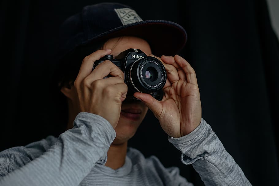 man taking photo using camera, person, human, electronics, finger, HD wallpaper