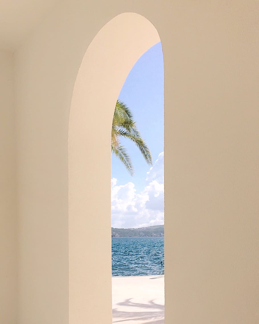 White Concrete Building and Body of Water, arch, architecture HD wallpaper