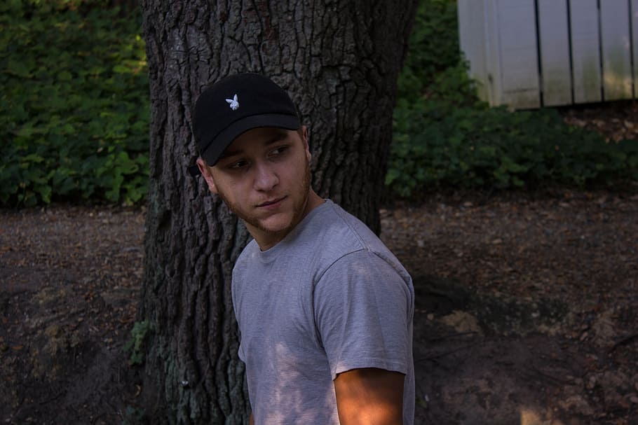 Photo of Man Wearing Gray Shirt Standing Near Tree, beard, boy HD wallpaper