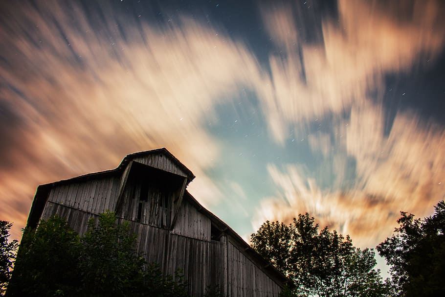 timelapse photo of clouds and sky, barn, motion, blur, long exposure HD wallpaper