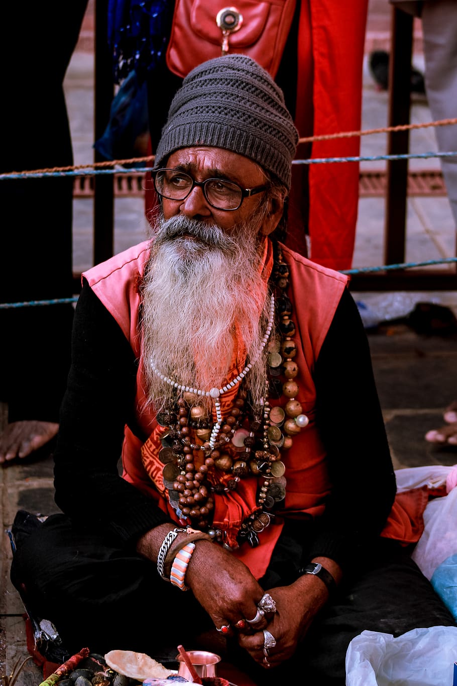 bearded man sitting, person, human, bead, accessories, accessory HD wallpaper