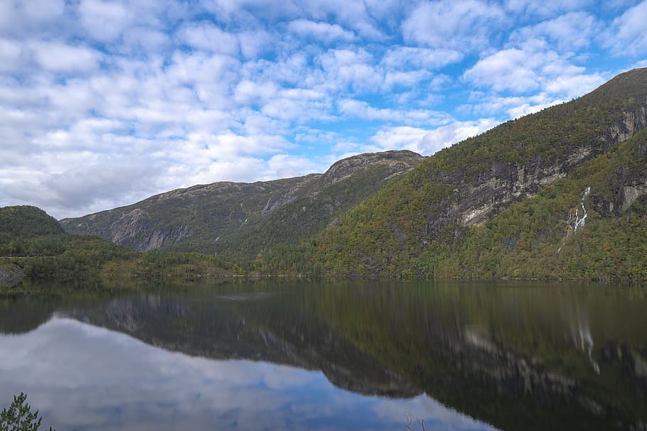 nature, outdoors, mountain, mountain range, water, lake, slope HD wallpaper