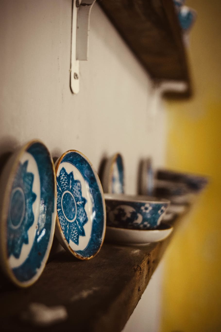 chén, love, yellow, room, livingroom, sad, selective focus HD wallpaper