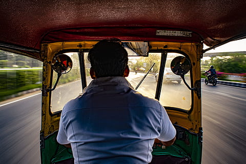 Man in Blue Shirt Driving Auto Rickshaw, driver, motion, panning HD wallpaper