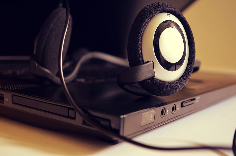 Headphone & Laptop #3, computer, learn, leisure, music, technology HD wallpaper