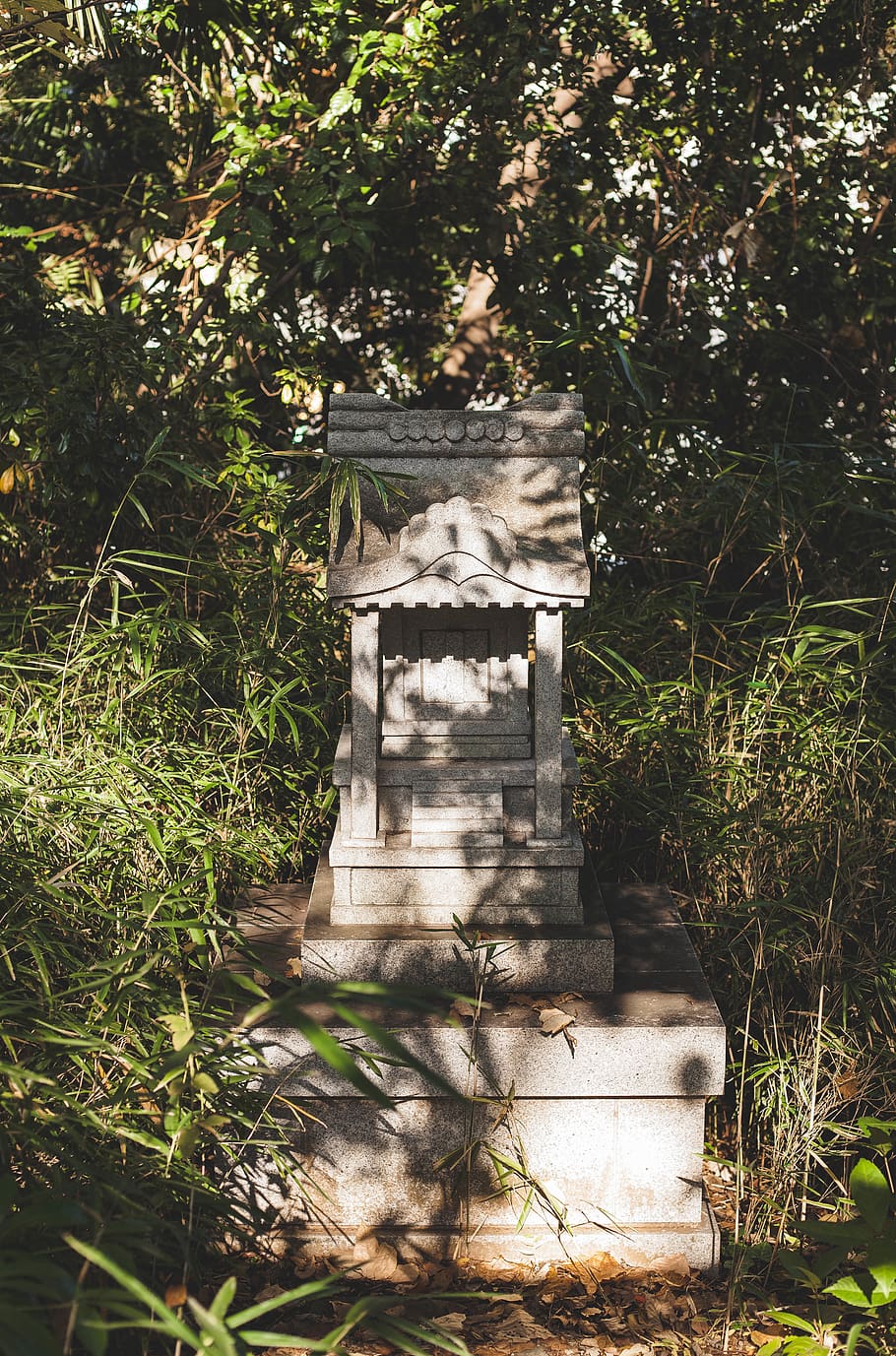 concrete monument, tomb, outdoors, building, bunker, nature, bird HD wallpaper