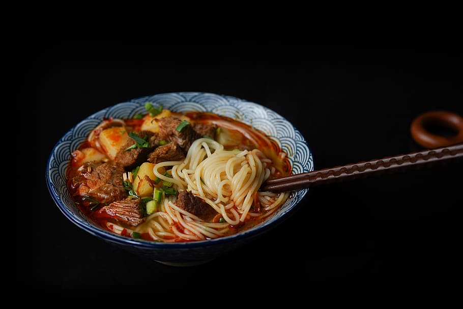 Cooked Noodles On Ceramic Bowl, cuisine, delicious, dinner, epicure, HD wallpaper